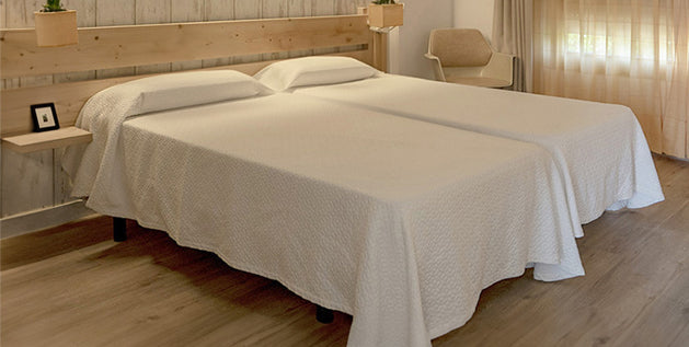 two twin beds together